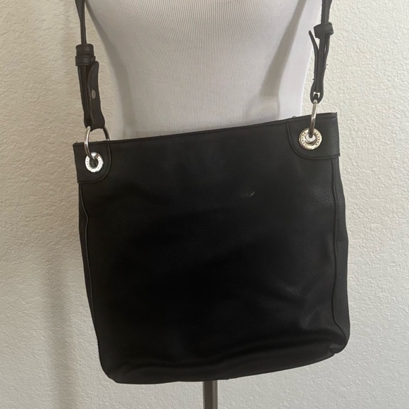 Rosetti Black Crossbody Bag with Adjustable Strap and Casual Design - Picture 6 of 11